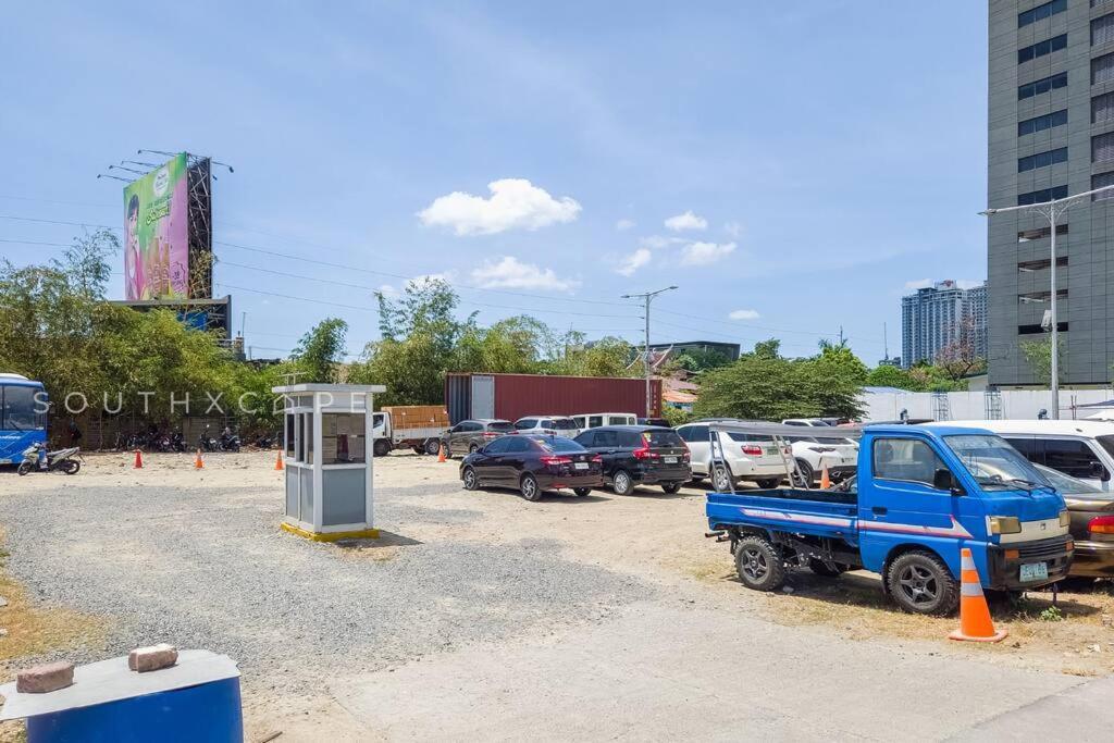 Furnished In It Park With Pool View, Fast Wifi, Netflix And Pool Cebu