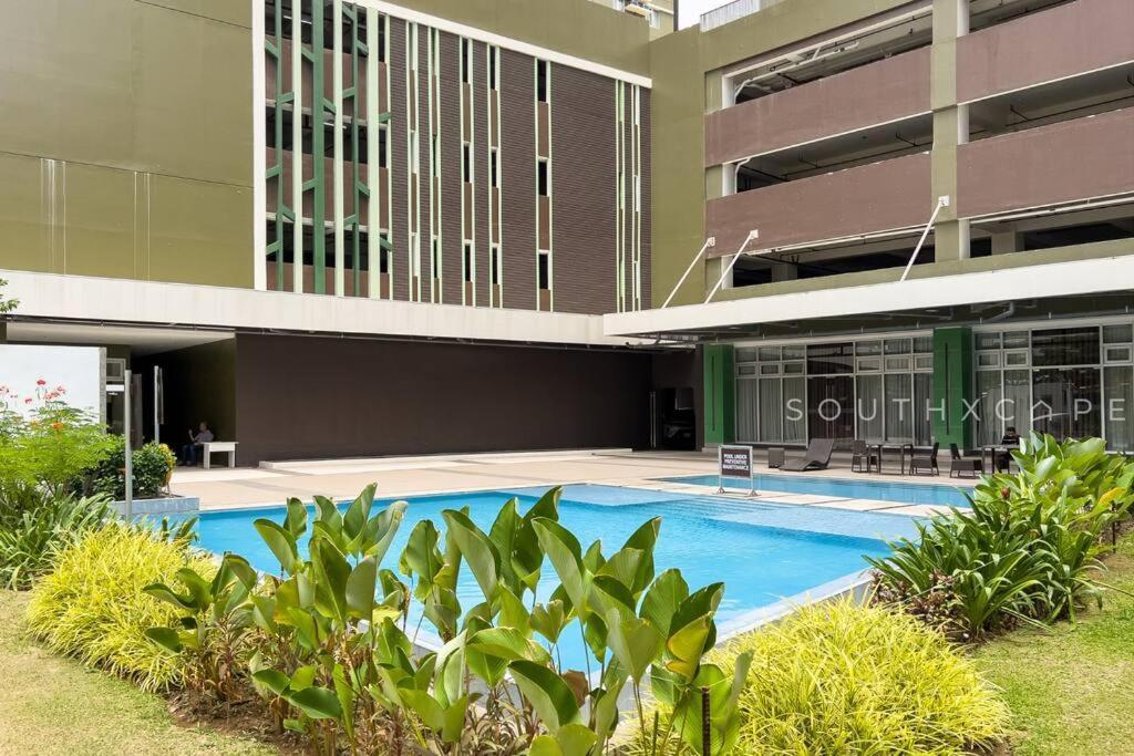 Furnished In It Park With Pool View, Fast Wifi, Netflix And Pool *